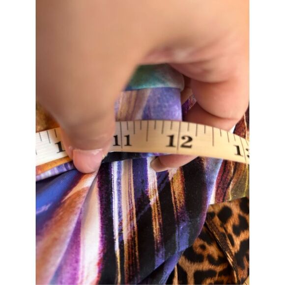 LiCi Fit Workout Set in Electric Sunset Butt scrunch Shorts and Halter Strappy B - Picture 15 of 16